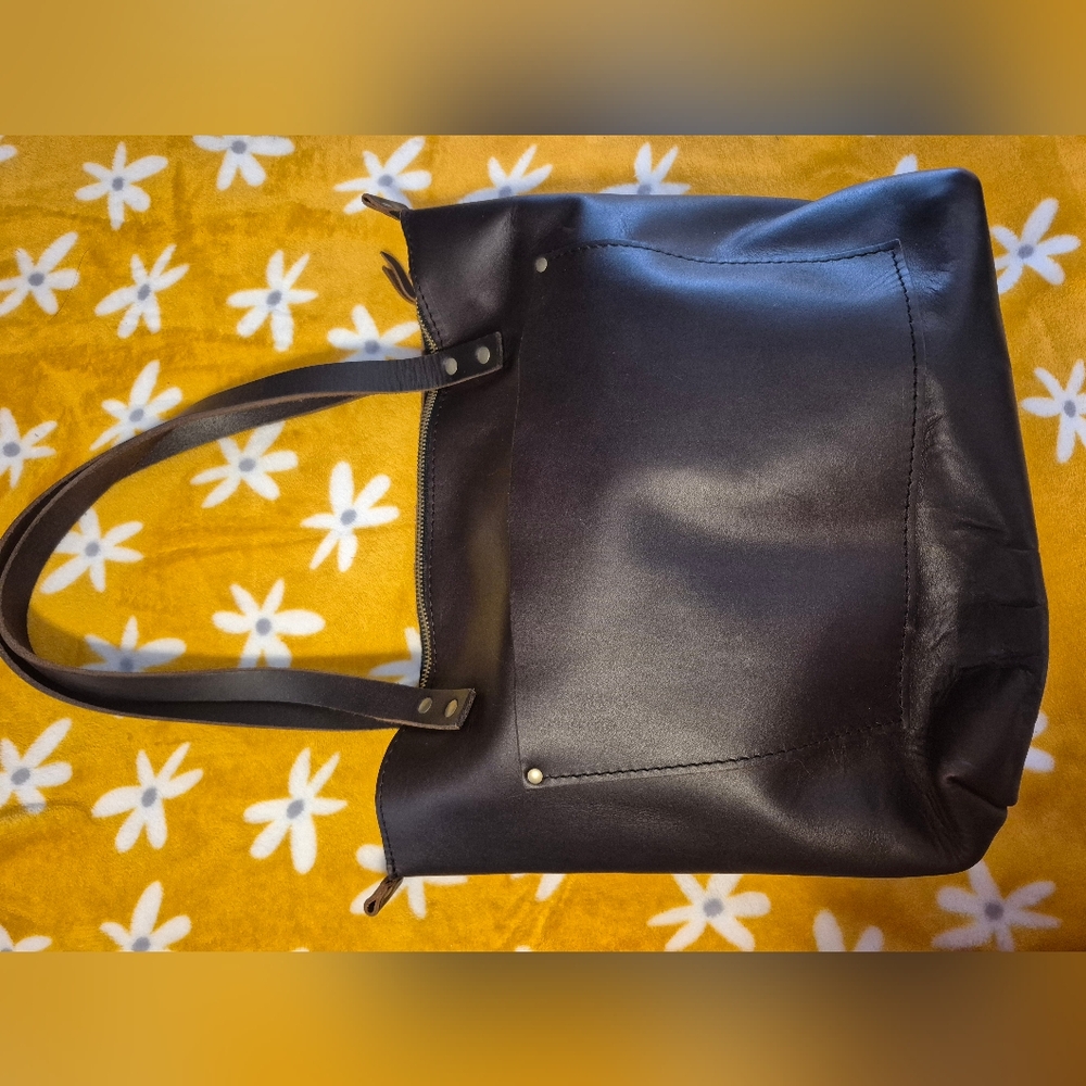 Portland Leather Medium Zip Tote-Grizzly